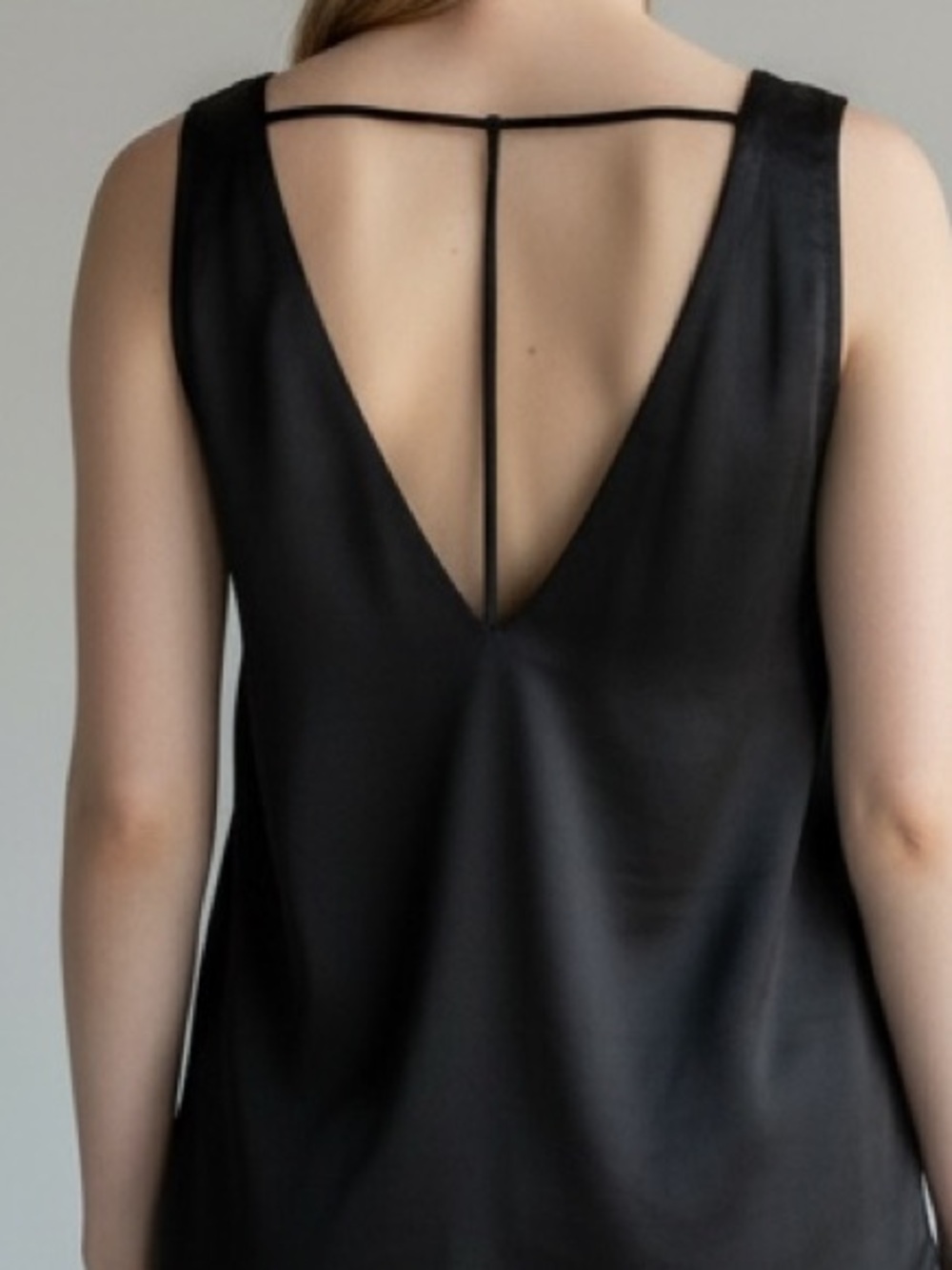 CHASER Lightweight Black Tank Top Versatile Size Medium